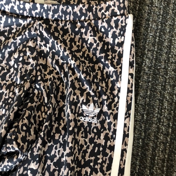 Adidas leggings - Picture 2 of 3